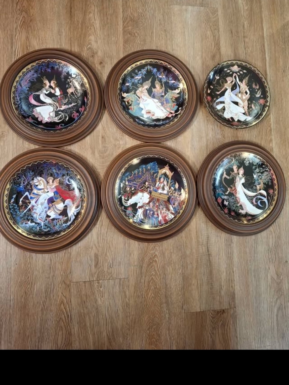 Royal Porcelain Kingdom Of Thailand 8.5 Inch Collector Plates